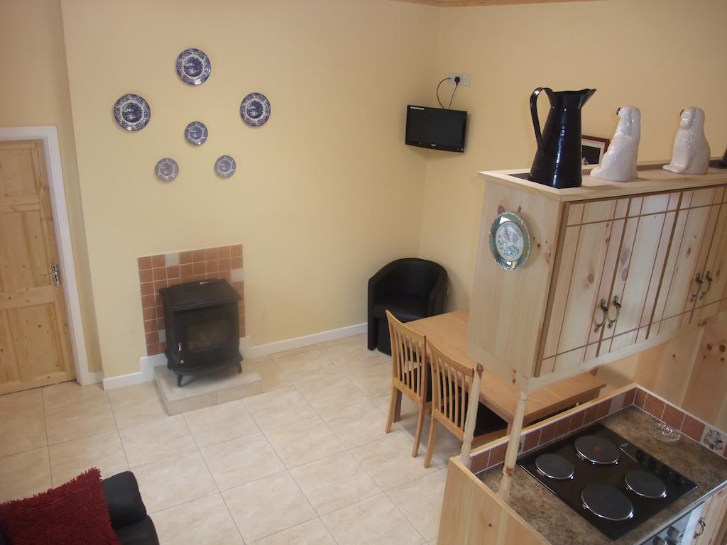 Katie'S Cottage Achill Sound Bilik gambar
